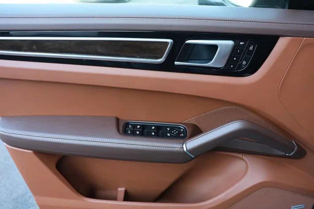 Porsche Cayenne 2.9 V6 S Platinum Edition/BOSE/4xSHZ/R21 03/2023-photo-28