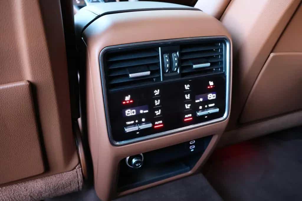 Porsche Cayenne 2.9 V6 S Platinum Edition/BOSE/4xSHZ/R21 03/2023-photo-30