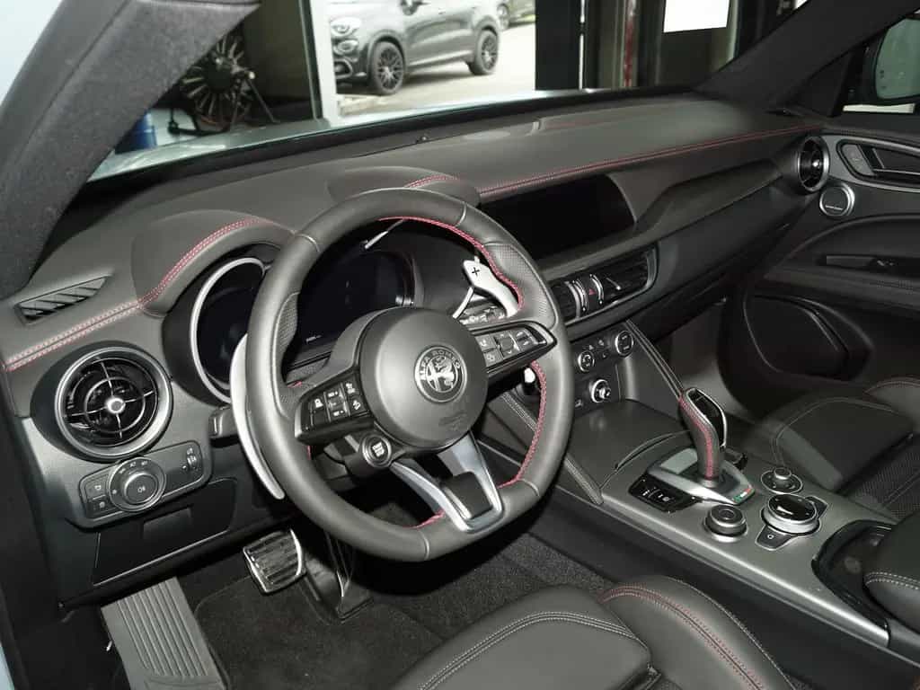 Alfa Romeo Stelvio 2.2 D Competizione Q4 ALLRAD LEDER AHK 11/2023-photo-10