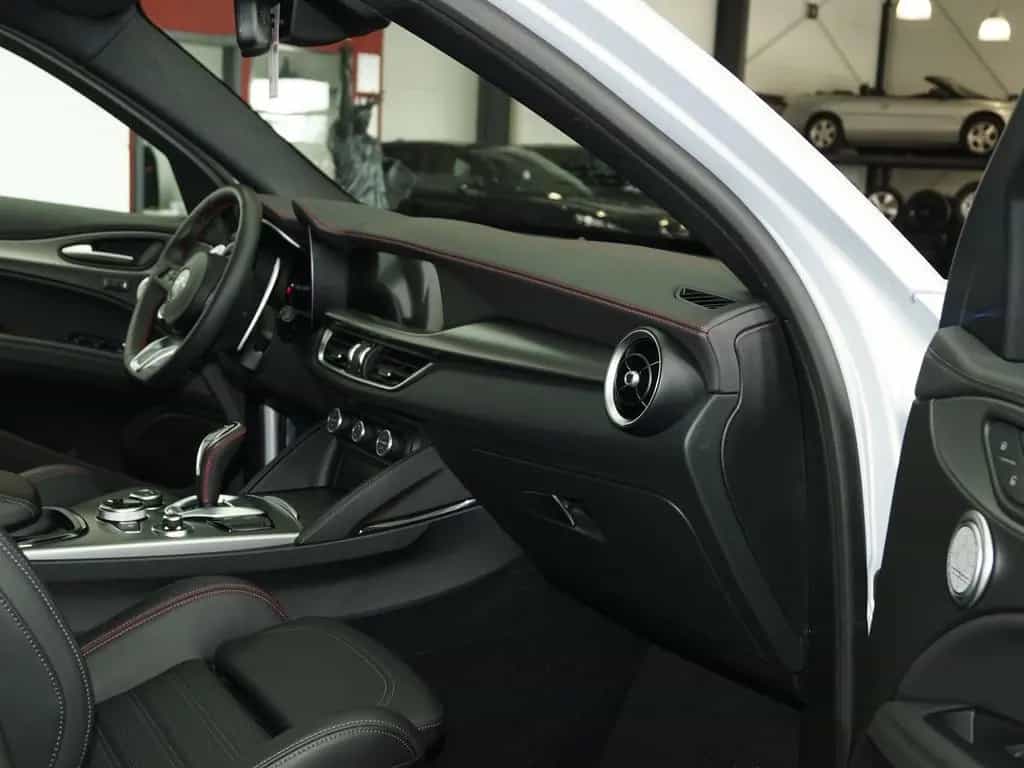 Alfa Romeo Stelvio 2.2 D Competizione Q4 ALLRAD LEDER AHK 11/2023-photo-15