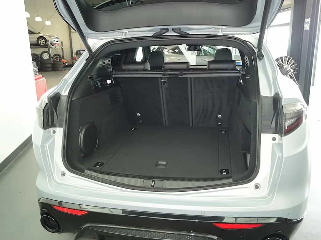 Alfa Romeo Stelvio 2.2 D Competizione Q4 ALLRAD LEDER AHK 11/2023-photo-30