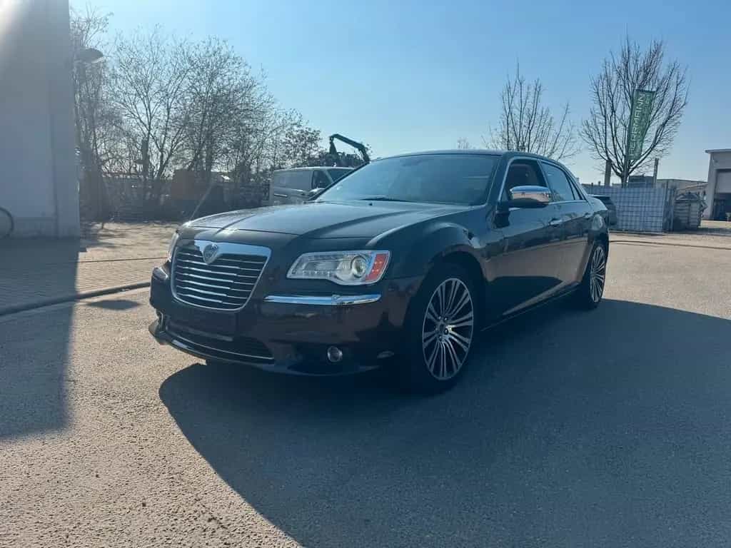 Lancia Thema Executive/SHZ v+h/SBL/Autom/Leder/Bi-Xenon 07/2013-photo-0