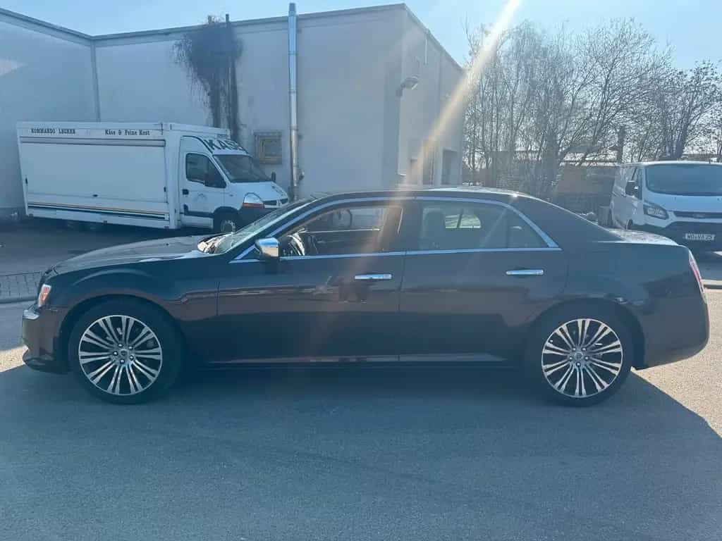 Lancia Thema Executive/SHZ v+h/SBL/Autom/Leder/Bi-Xenon 07/2013-photo-3