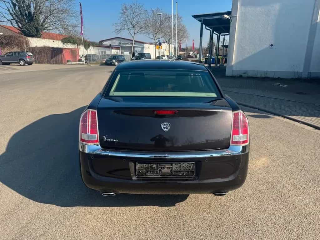 Lancia Thema Executive/SHZ v+h/SBL/Autom/Leder/Bi-Xenon 07/2013-photo-7