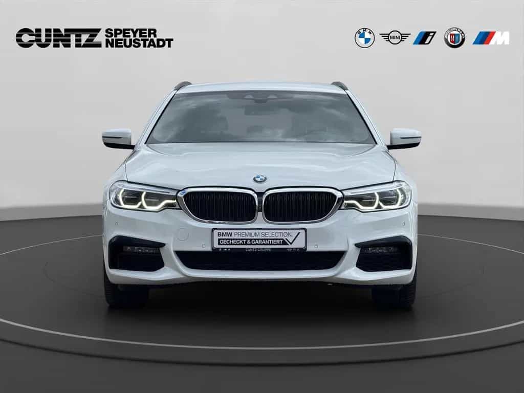 BMW 5 Series 540d xDrive Touring M Sport Harman/Kardon Parkin 02/2020-photo-1