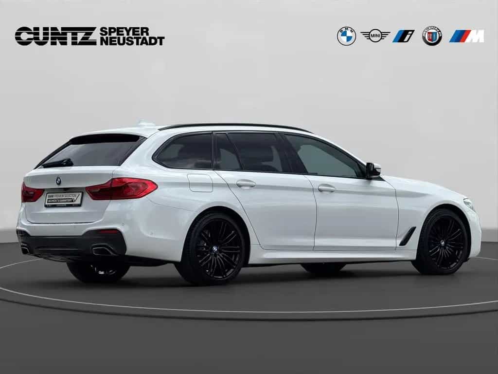 BMW 5 Series 540d xDrive Touring M Sport Harman/Kardon Parkin 02/2020-photo-4
