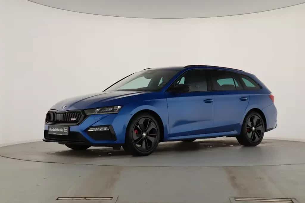 Skoda Octavia COMBI RS 2.0TDI DSG LEDER/ALCANTARA+HUD 01/2024-photo-1