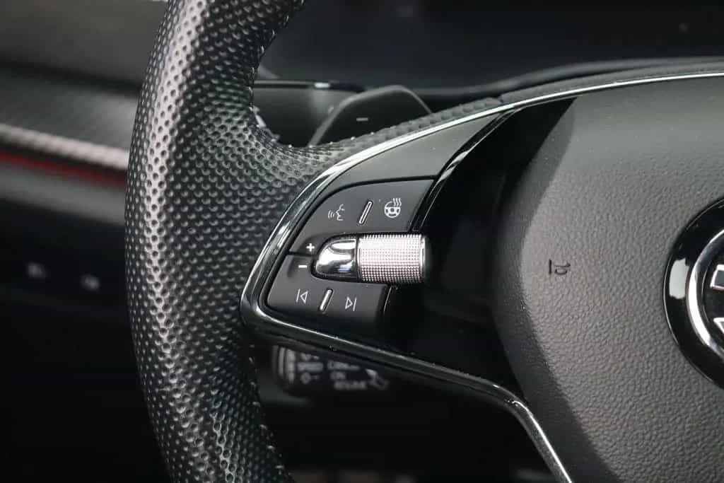 Skoda Octavia COMBI RS 2.0TDI DSG LEDER/ALCANTARA+HUD 01/2024-photo-12
