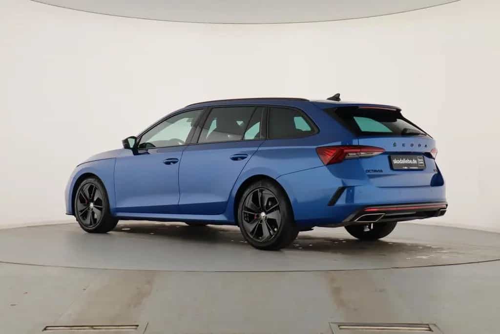 Skoda Octavia COMBI RS 2.0TDI DSG LEDER/ALCANTARA+HUD 01/2024-photo-7