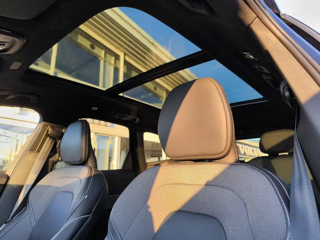 Volvo XC60 B4 Benzin Aut. Plus Dark/360°/Pano/Standhzg 01/2023-photo-19