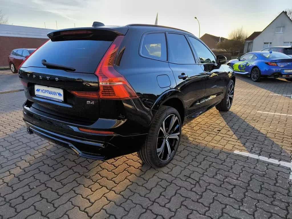 Volvo XC60 B4 Benzin Aut. Plus Dark/360°/Pano/Standhzg 01/2023-photo-4