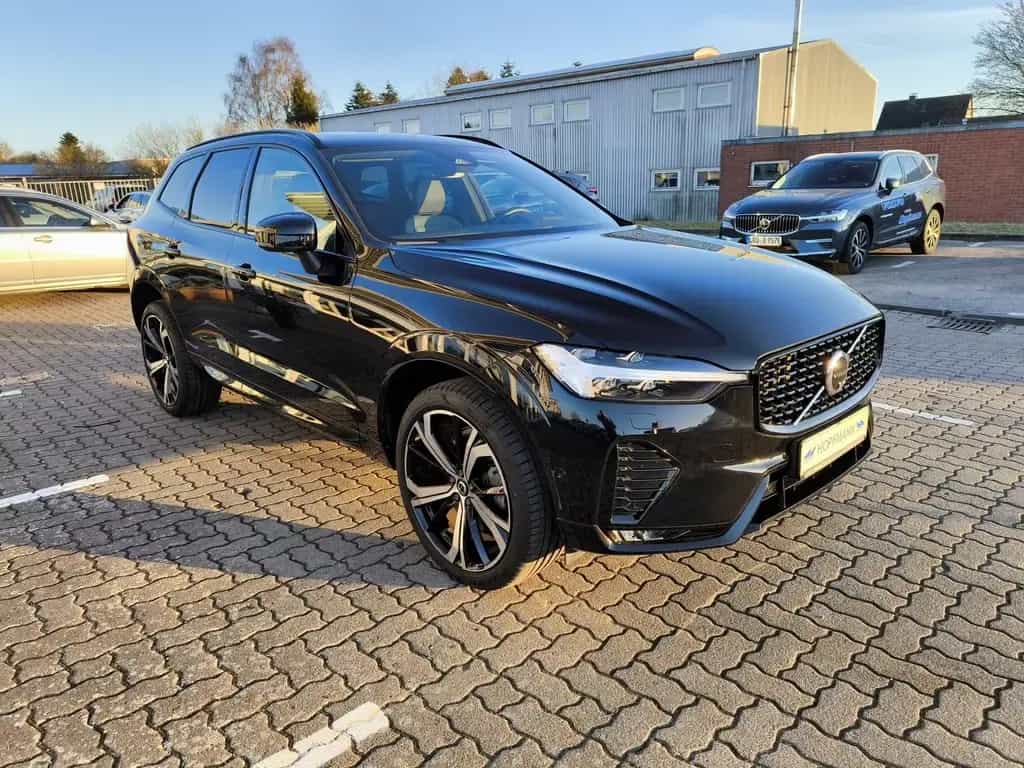 Volvo XC60 B4 Benzin Aut. Plus Dark/360°/Pano/Standhzg 01/2023-photo-5
