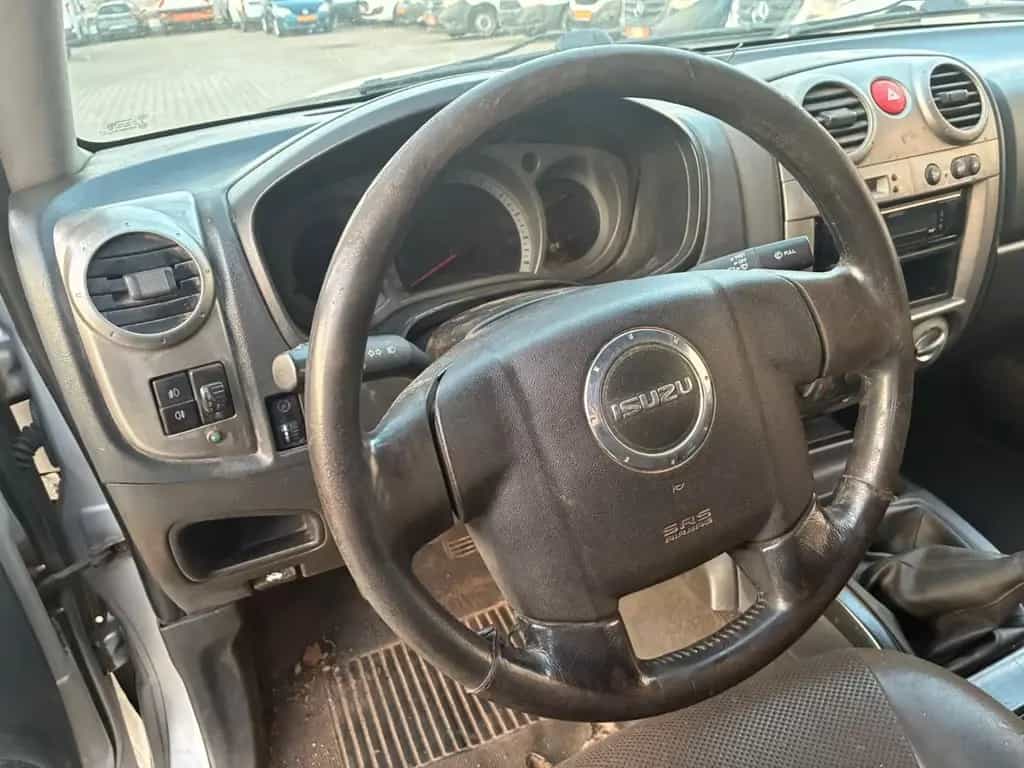 Isuzu D-Max Double Cab Custom 4WD 11/2008-photo-10