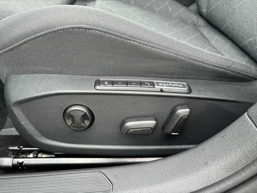 Volkswagen Golf VIII 1.0 eTSI Life IQ.Drive, Massage, LED., 06/2022-photo-11