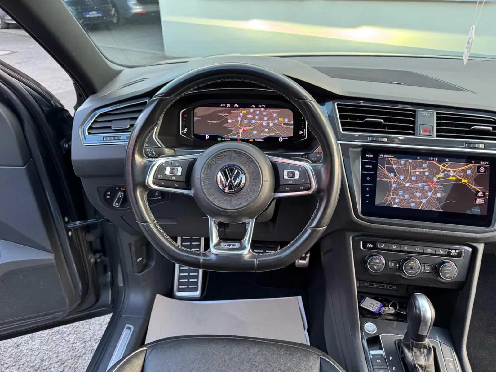 Volkswagen Tiguan 10/2019-photo-25