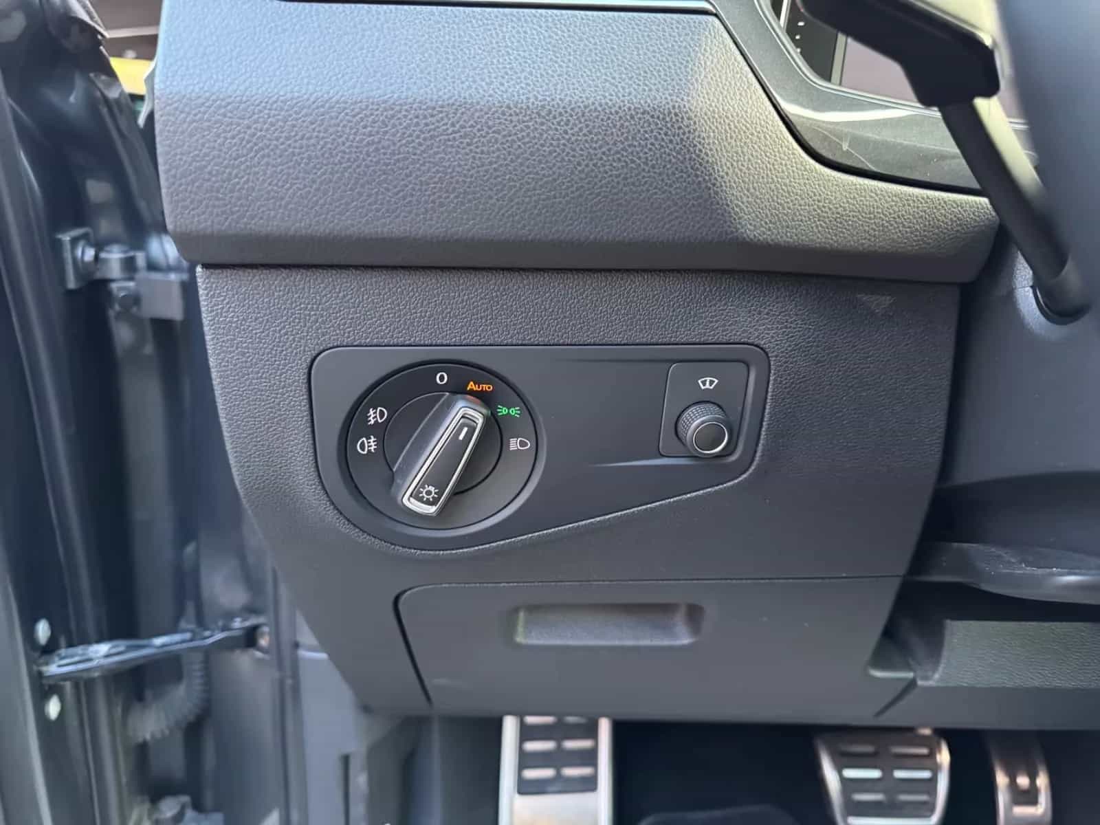 Volkswagen Tiguan 10/2019-photo-27