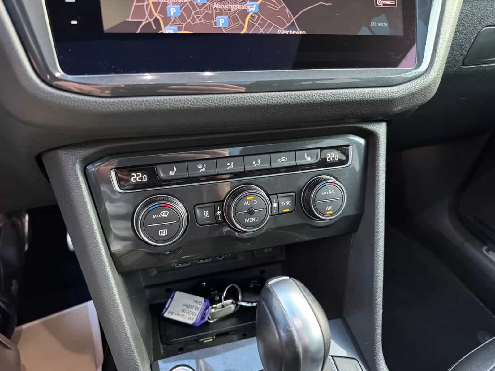 Volkswagen Tiguan 10/2019-photo-32