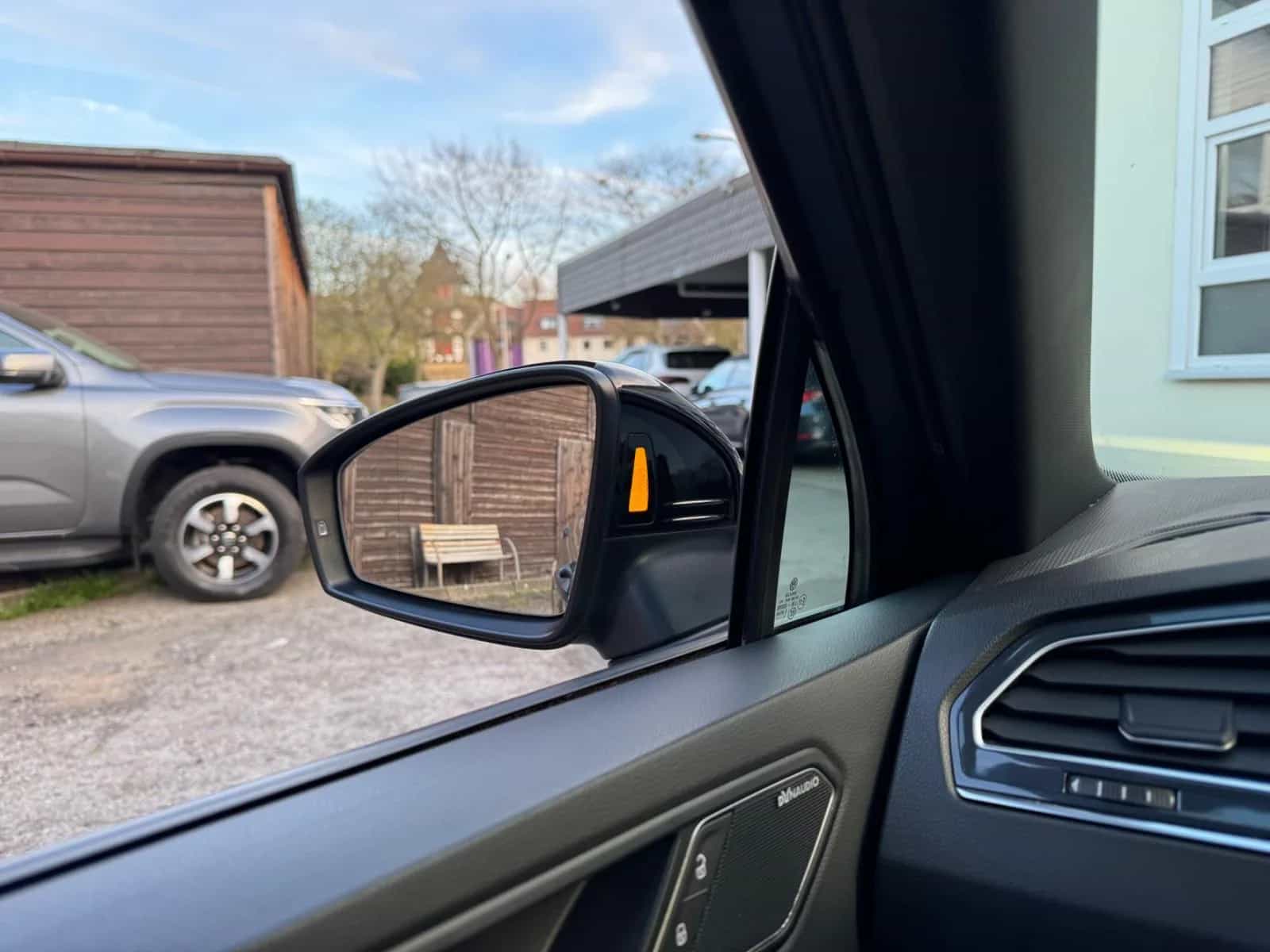 Volkswagen Tiguan 10/2019-photo-42