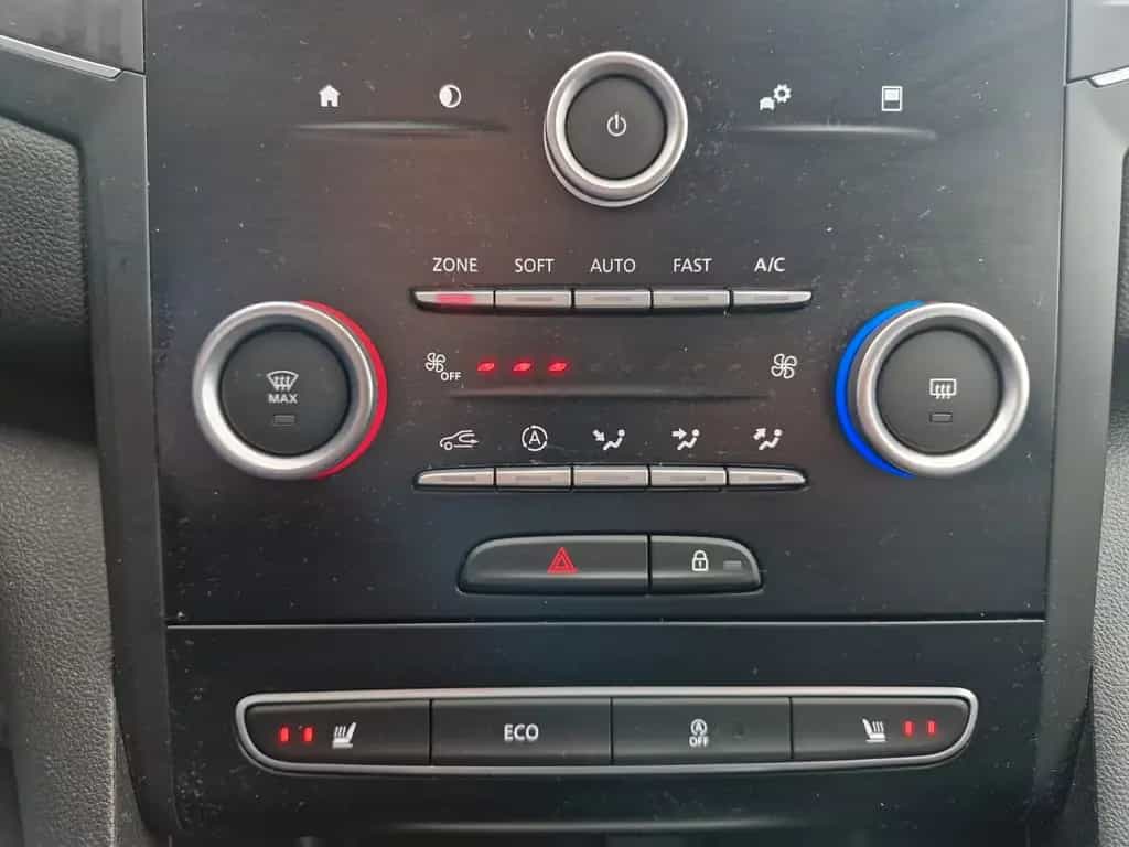 Renault Megane IV Lim. 5-trg. Play*Navi*SHZ*PDC*Temp* 06/2017-photo-13