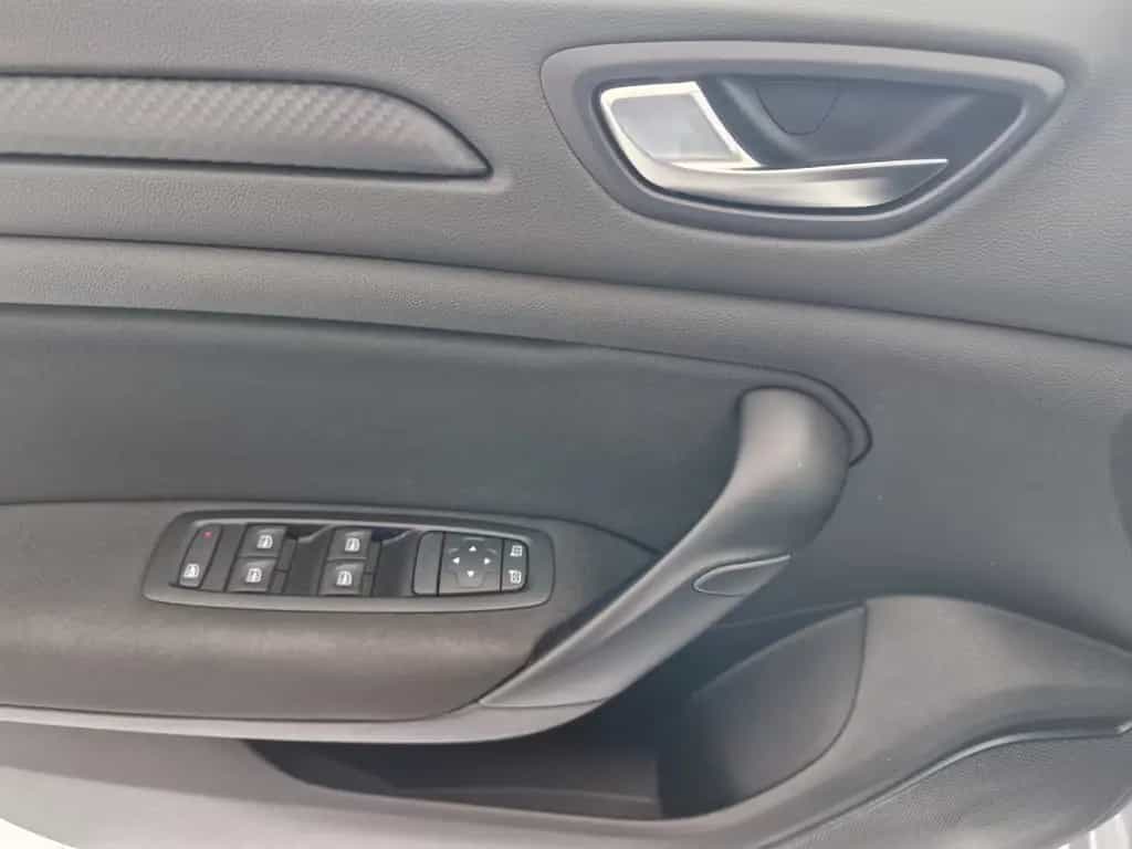 Renault Megane IV Lim. 5-trg. Play*Navi*SHZ*PDC*Temp* 06/2017-photo-18