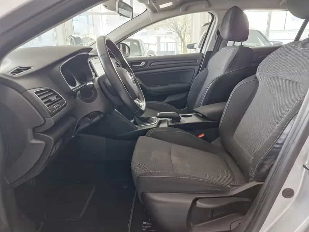 Renault Megane IV Lim. 5-trg. Play*Navi*SHZ*PDC*Temp* 06/2017-photo-6