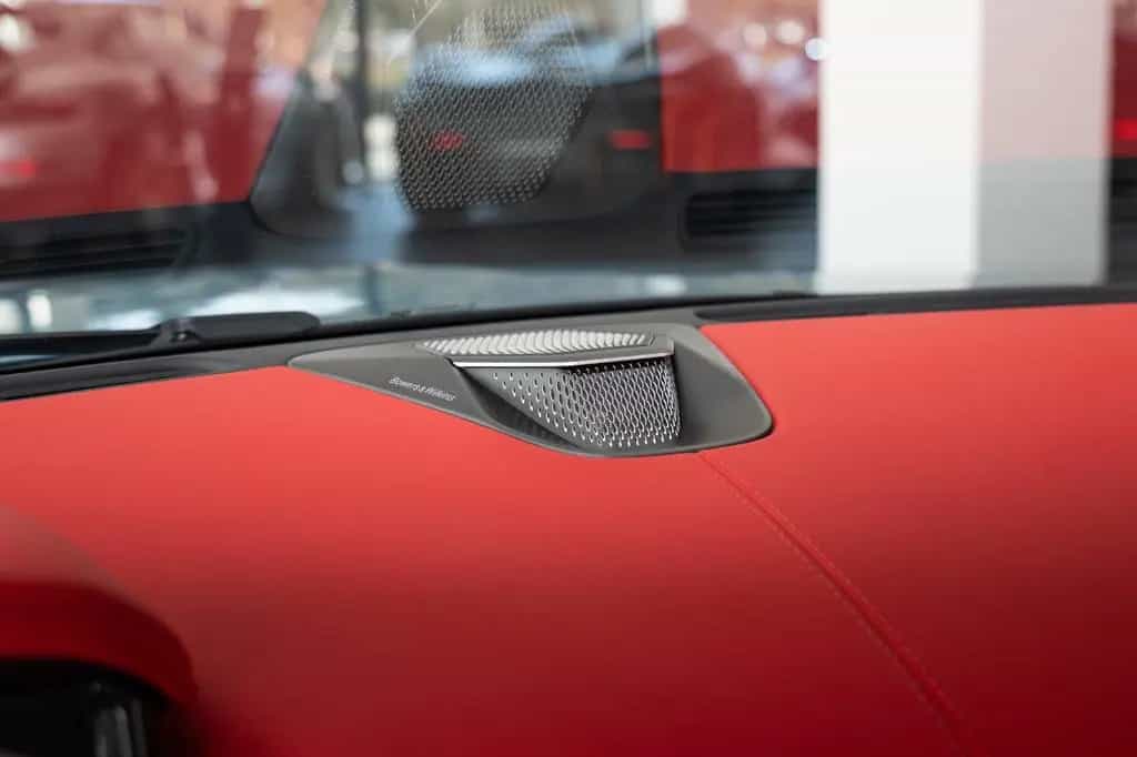 Aston Martin DB12 Volante 07/2024-photo-15