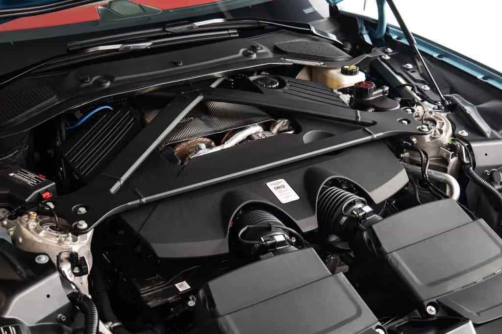 Aston Martin DB12 Volante 07/2024-photo-19