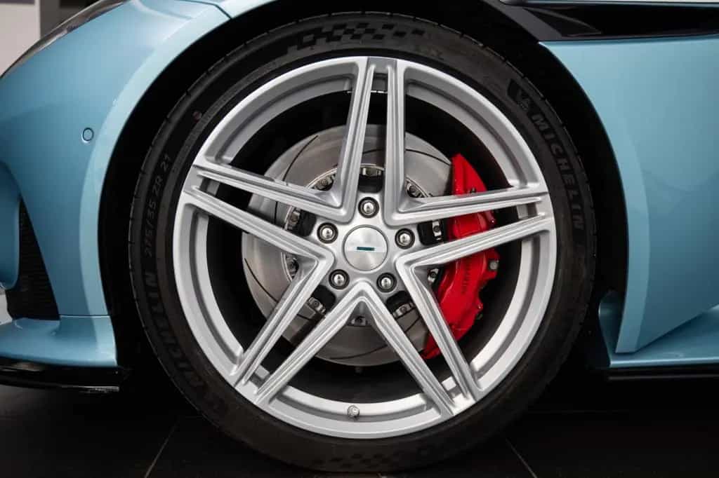Aston Martin DB12 Volante 07/2024-photo-20