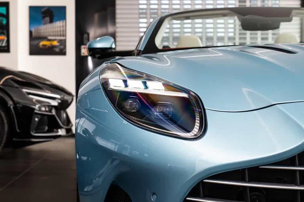 Aston Martin DB12 Volante 07/2024-photo-22