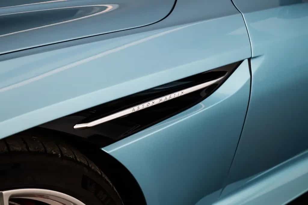 Aston Martin DB12 Volante 07/2024-photo-26