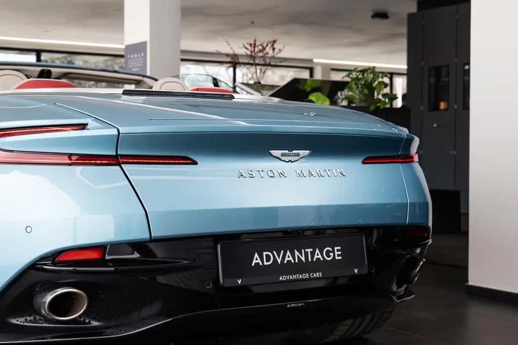 Aston Martin DB12 Volante 07/2024-photo-28