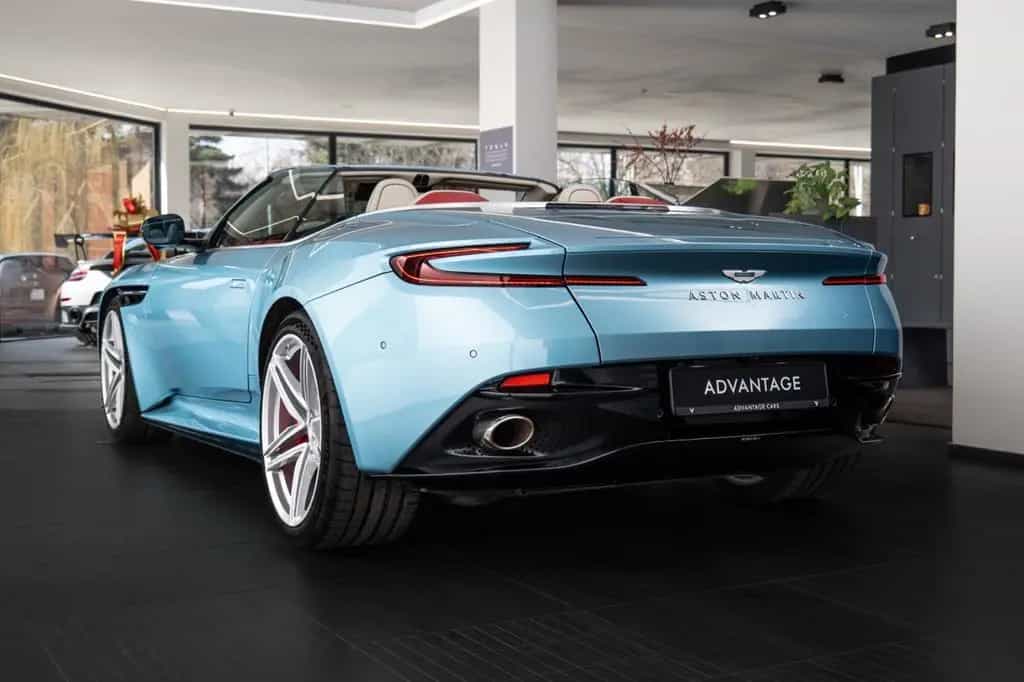 Aston Martin DB12 Volante 07/2024-photo-3