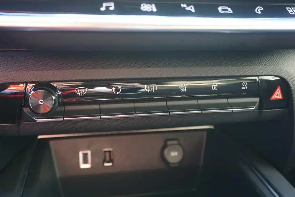 Citroën C5 Aircross 1.2 Feel Pack LED Android Apple DAB 11/2023-photo-16