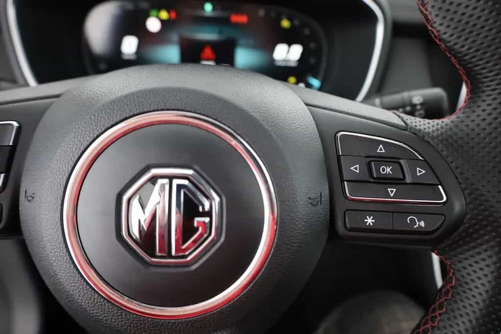 MG HS 1.5 T-GDI Luxury Aut. LED ACC Navi 360° Pano 03/2024-photo-16