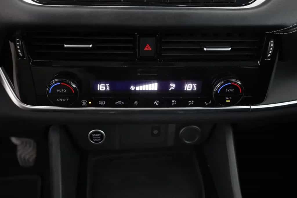 Nissan Qashqai 1.3 DIG-T Acenta LED Navi ACC 360° DAB 09/2021-photo-11