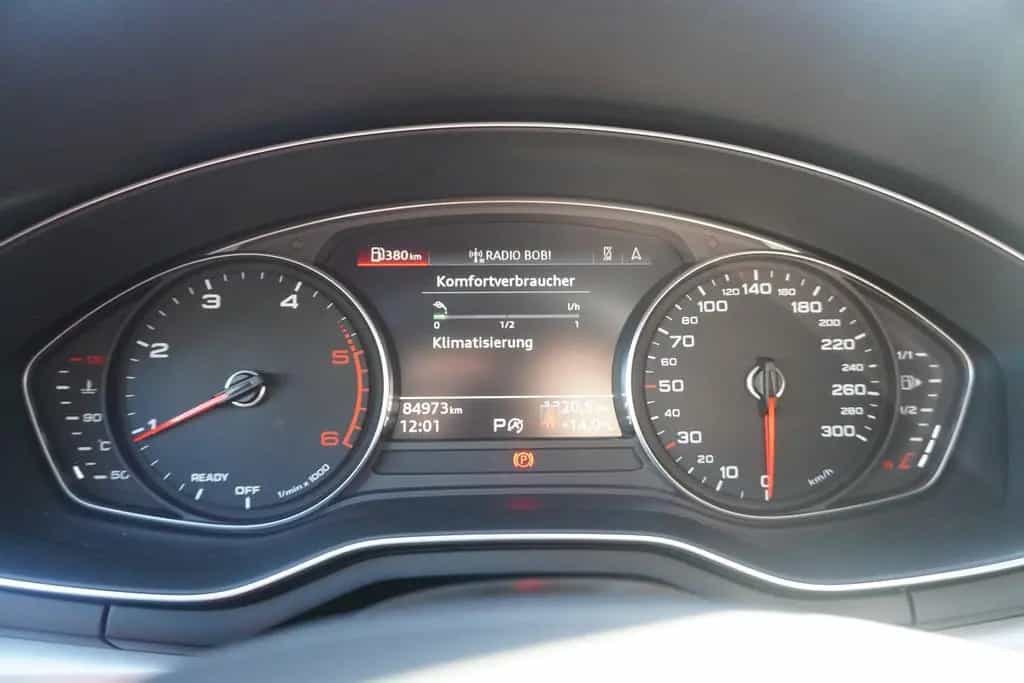 Audi A4 Avant 35 2.0 TDI S line LED ACC Kamera eHK 02/2021-photo-16