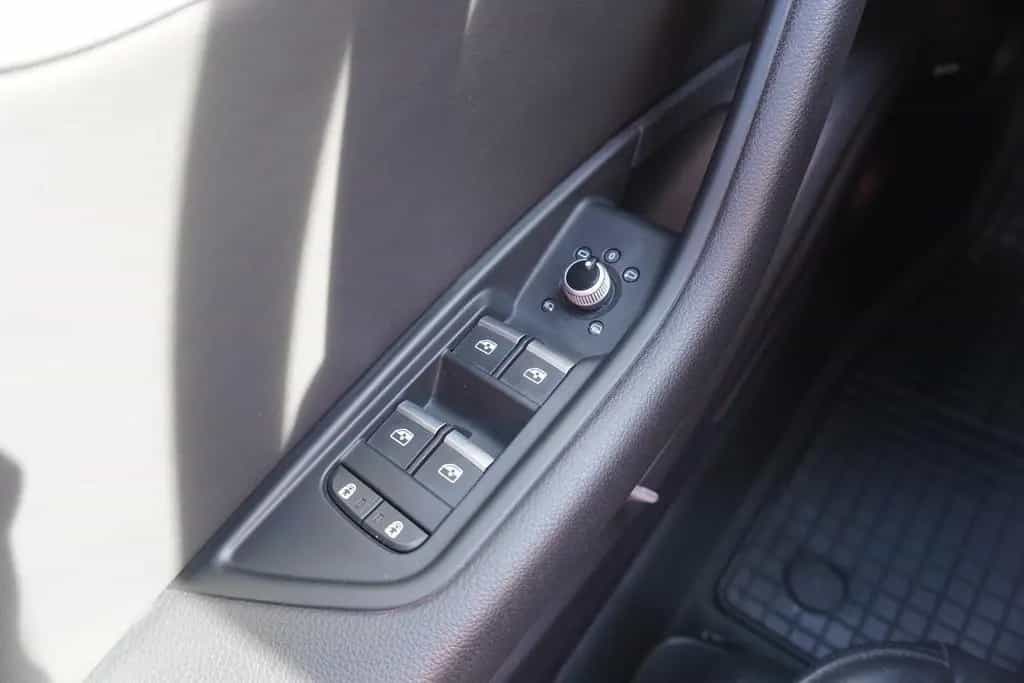 Audi A4 Avant 35 2.0 TDI S line LED ACC Kamera eHK 02/2021-photo-25