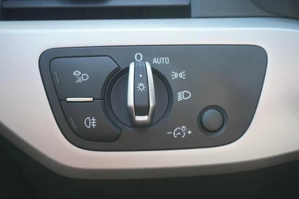 Audi A4 Avant 35 2.0 TDI S line LED ACC Kamera eHK 02/2021-photo-27