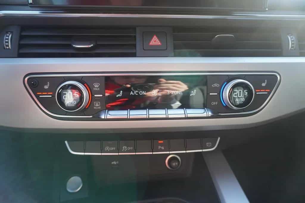 Audi A4 Avant 35 2.0 TDI S line LED ACC Kamera eHK 02/2021-photo-28