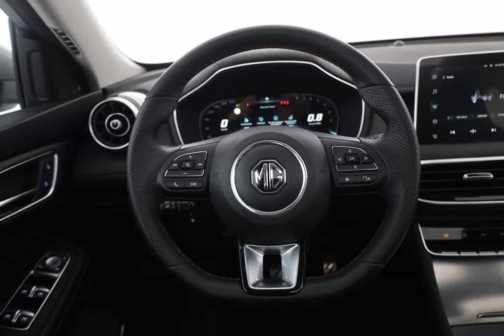 MG HS 1.5 T-GDI Luxury Aut. LED ACC Navi 360° Pano 03/2024-photo-14