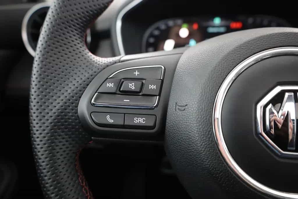 MG HS 1.5 T-GDI Luxury Aut. LED ACC Navi 360° Pano 03/2024-photo-15