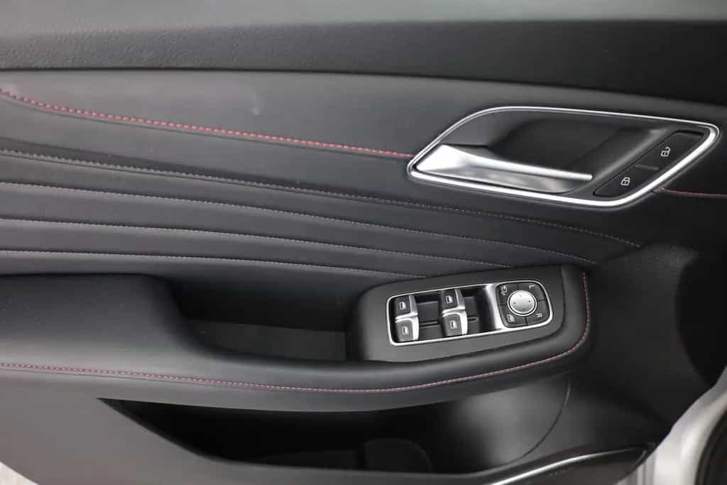 MG HS 1.5 T-GDI Luxury Aut. LED ACC Navi 360° Pano 03/2024-photo-21