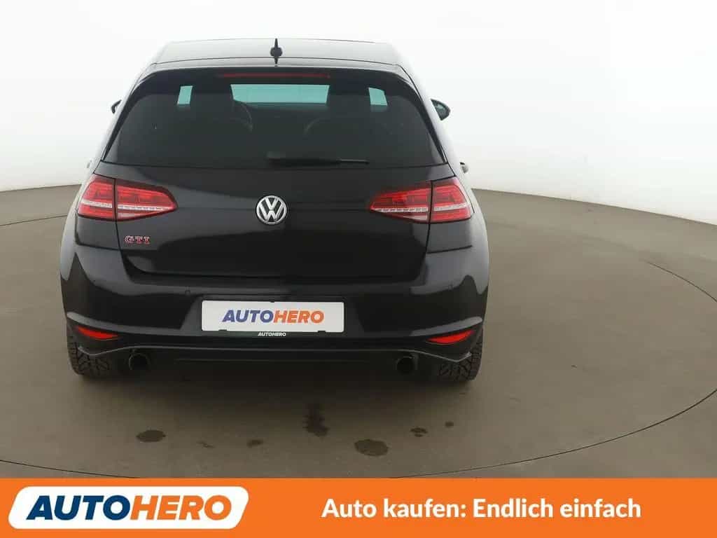 Volkswagen Golf 2.0 TFSI GTI Performance BlueMotion *NAV*ACC*PDC 02/2016-photo-4
