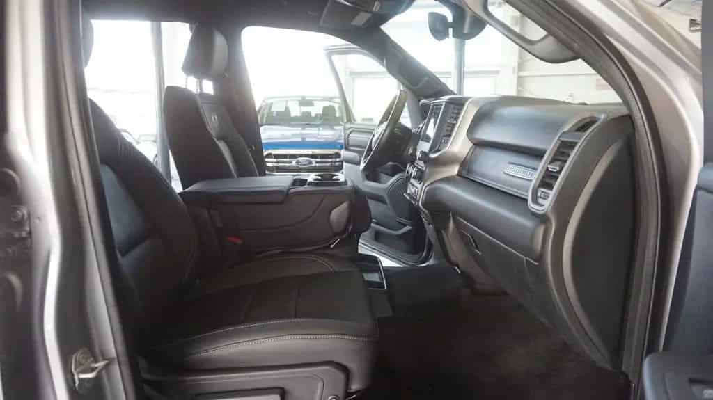Dodge RAM 1500 HEMI 5.7l Crew-Cab*4x4*Navi*Alu20* 07/2022-photo-11