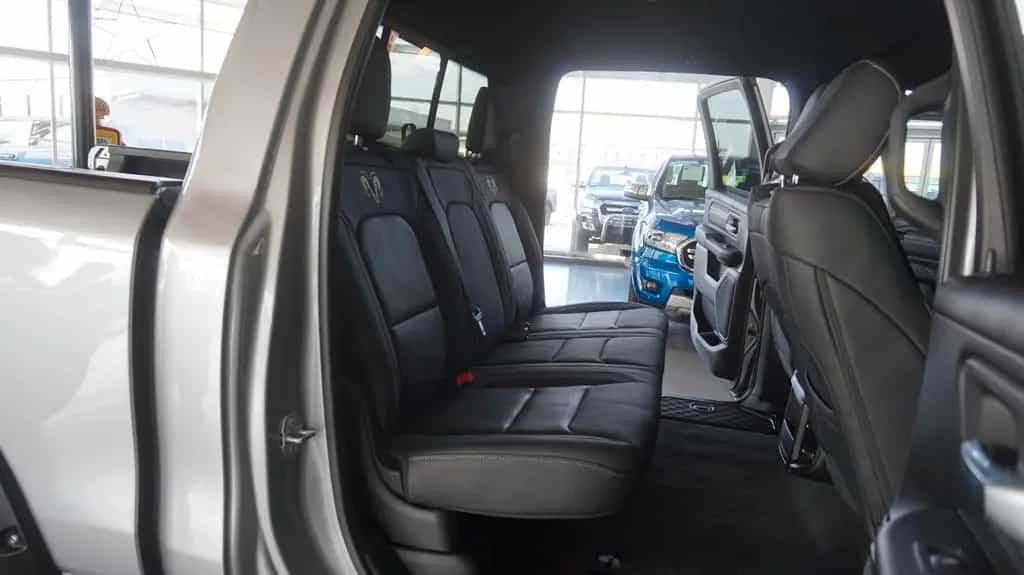 Dodge RAM 1500 HEMI 5.7l Crew-Cab*4x4*Navi*Alu20* 07/2022-photo-12