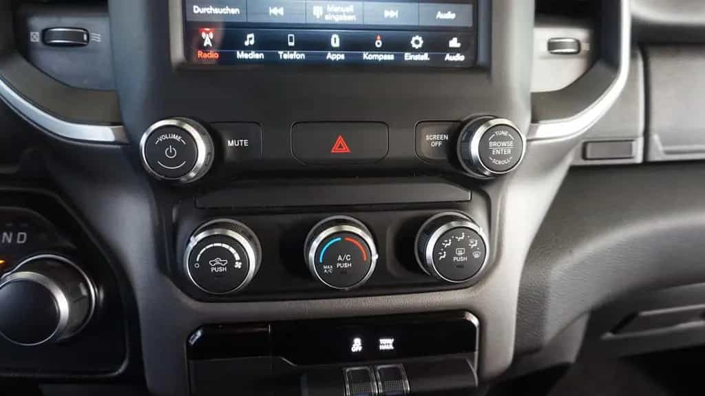 Dodge RAM 1500 HEMI 5.7l Crew-Cab*4x4*Navi*Alu20* 07/2022-photo-21