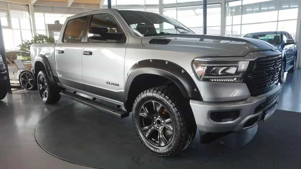 Dodge RAM 1500 HEMI 5.7l Crew-Cab*4x4*Navi*Alu20* 07/2022-photo-3