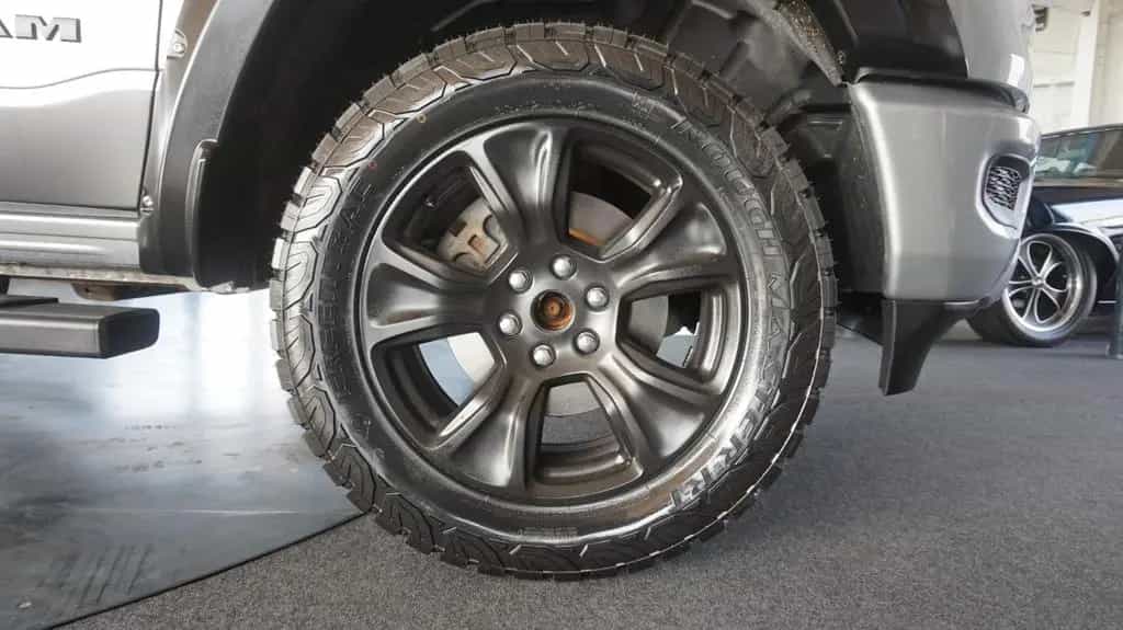 Dodge RAM 1500 HEMI 5.7l Crew-Cab*4x4*Navi*Alu20* 07/2022-photo-33