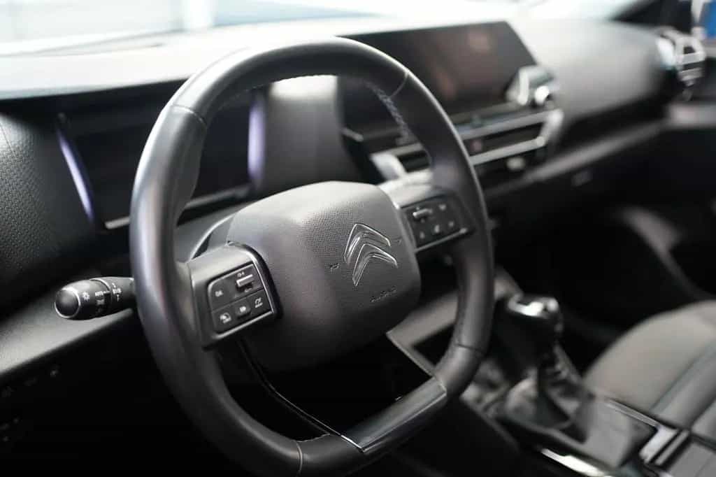 Citroën C4 PureTech 130 Shine Kälte Paket Navi DAB Klima 09/2021-photo-1