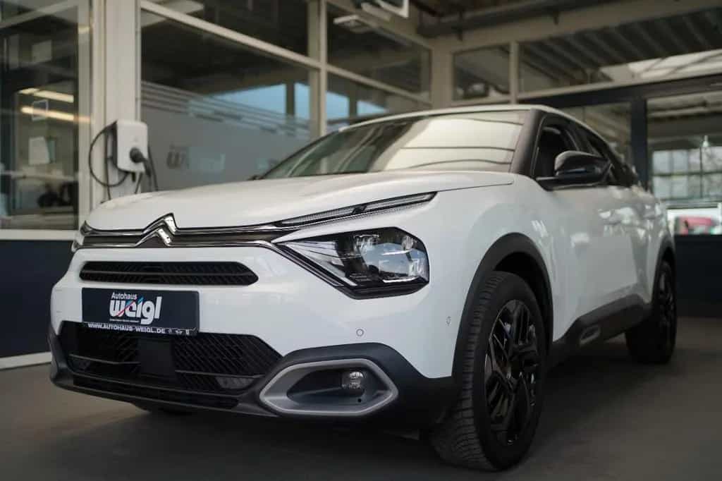 Citroën C4 PureTech 130 Shine Kälte Paket Navi DAB Klima 09/2021-photo-4